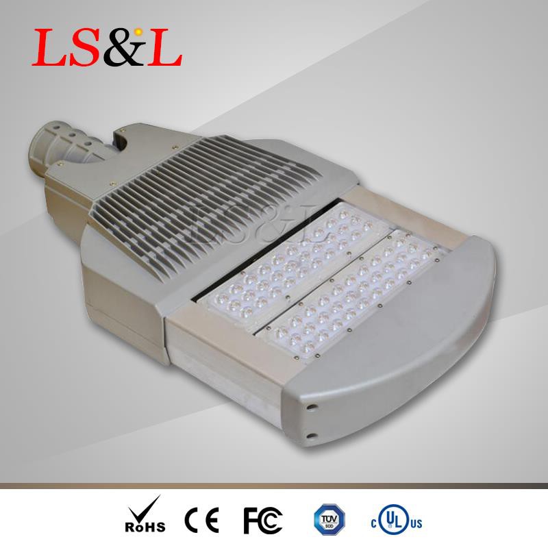 ไฟถนน LED แบบแยกส่วน 2 ดวง
